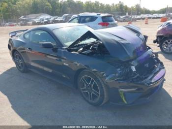  Salvage Ford Mustang