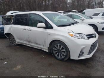  Salvage Toyota Sienna