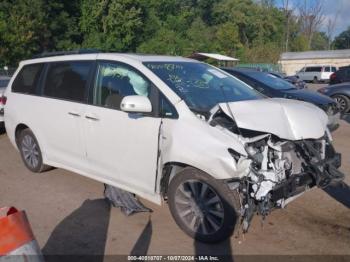  Salvage Toyota Sienna