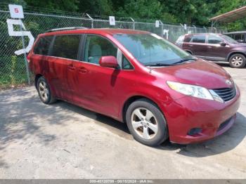  Salvage Toyota Sienna