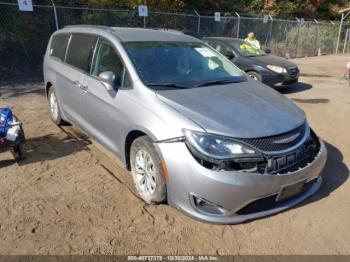  Salvage Chrysler Pacifica