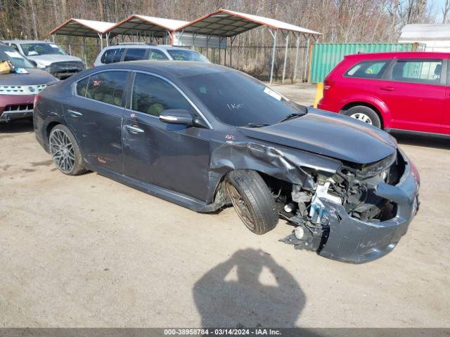  Salvage Nissan Maxima