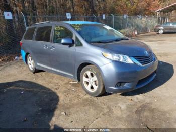  Salvage Toyota Sienna