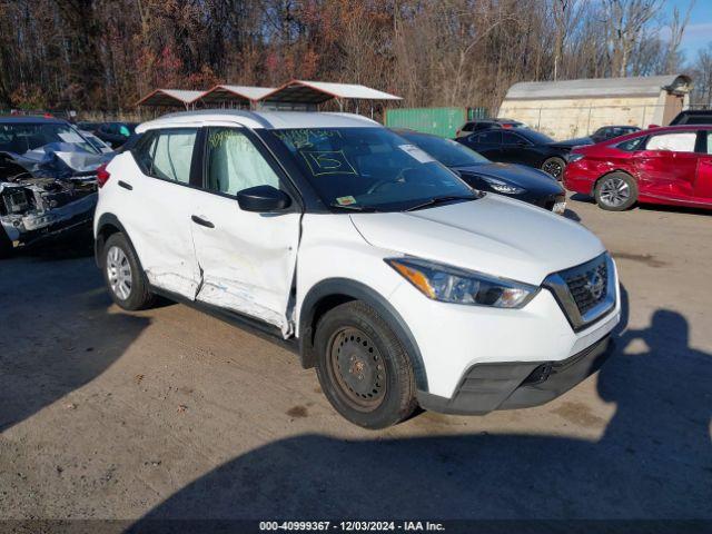  Salvage Nissan Kicks