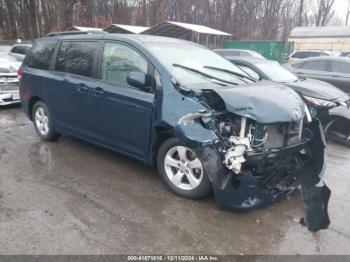  Salvage Toyota Sienna