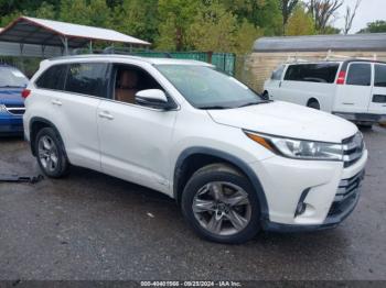  Salvage Toyota Highlander