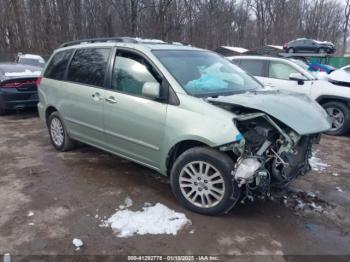  Salvage Toyota Sienna