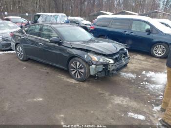  Salvage Nissan Altima