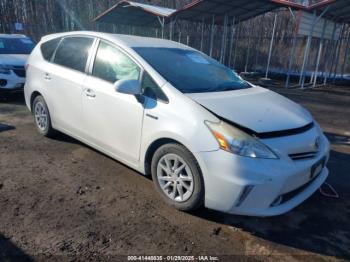  Salvage Toyota Prius v