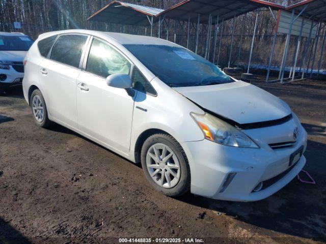  Salvage Toyota Prius v