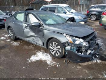  Salvage Nissan Altima