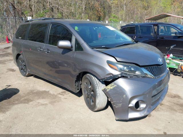  Salvage Toyota Sienna