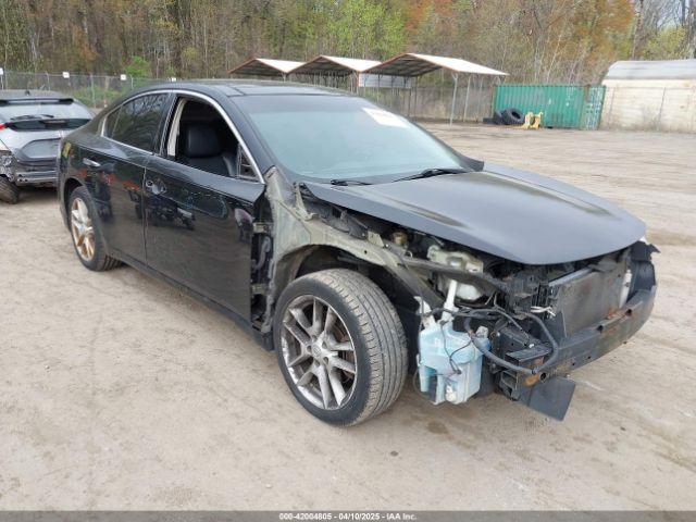  Salvage Nissan Maxima
