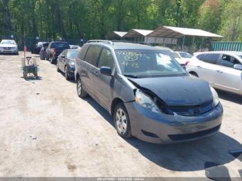  Salvage Toyota Sienna