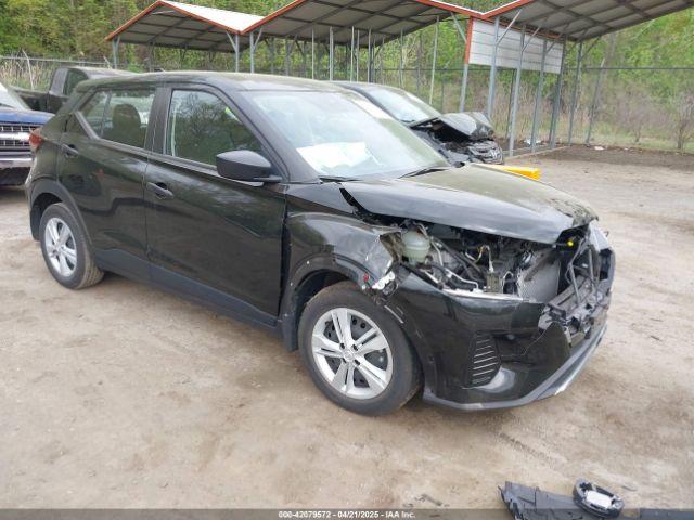  Salvage Nissan Kicks