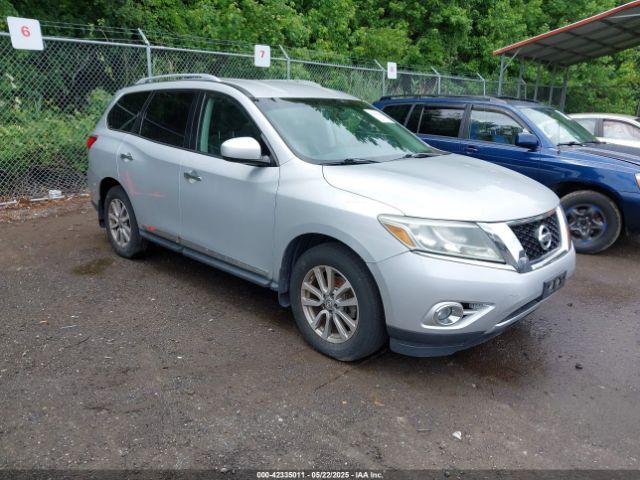  Salvage Nissan Pathfinder