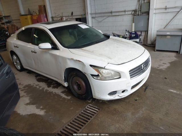  Salvage Nissan Maxima