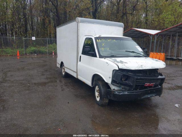  Salvage General Motors Savana Cutaway