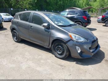 Salvage Toyota Prius c
