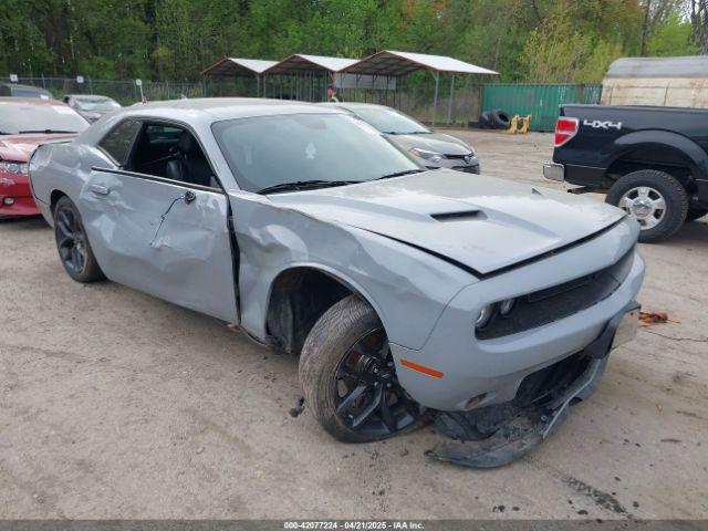  Salvage Dodge Challenger