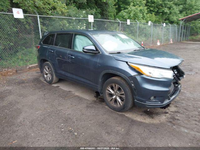 Salvage Toyota Highlander
