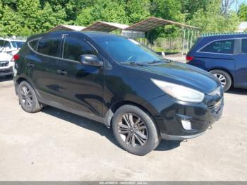 Salvage Hyundai TUCSON