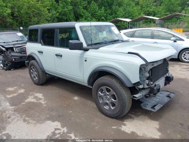  Salvage Ford Bronco