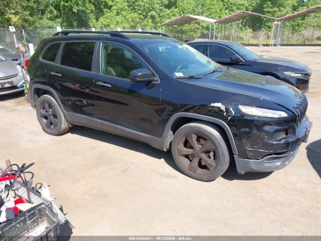  Salvage Jeep Cherokee