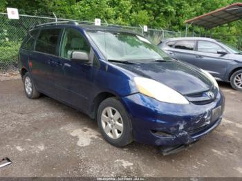  Salvage Toyota Sienna