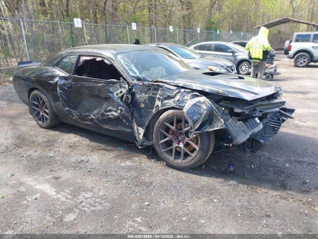  Salvage Dodge Challenger
