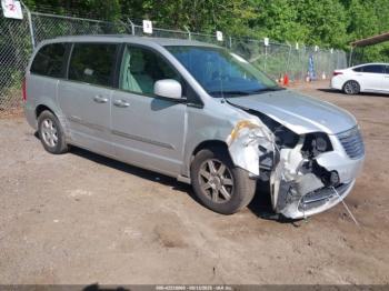  Salvage Chrysler Town & Country