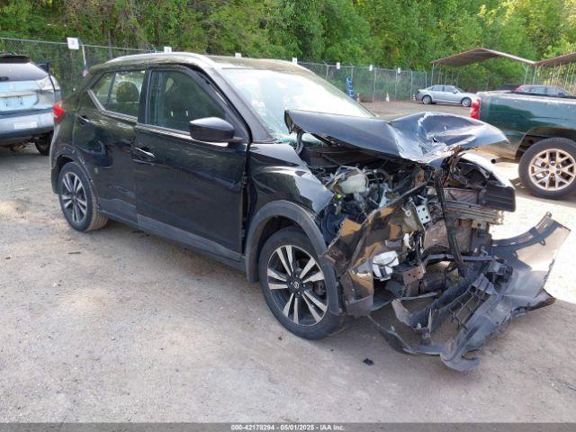  Salvage Nissan Kicks