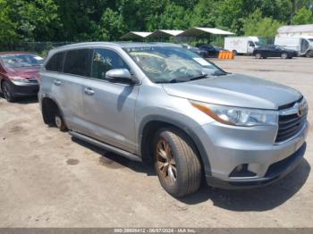  Salvage Toyota Highlander