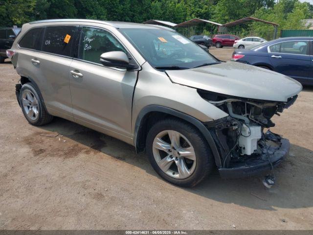  Salvage Toyota Highlander