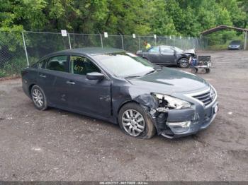  Salvage Nissan Altima