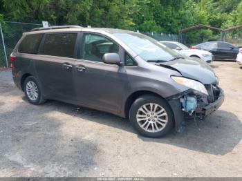  Salvage Toyota Sienna