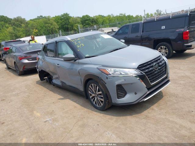  Salvage Nissan Kicks