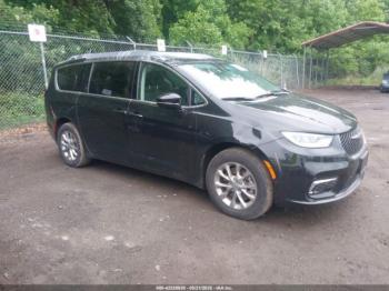  Salvage Chrysler Pacifica
