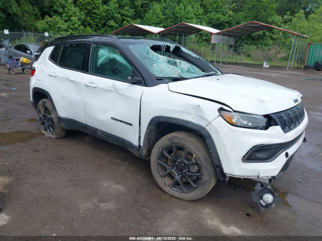  Salvage Jeep Compass