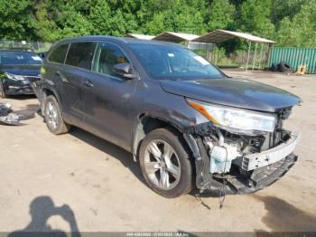  Salvage Toyota Highlander