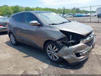  Salvage Hyundai TUCSON