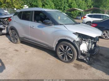  Salvage Nissan Kicks