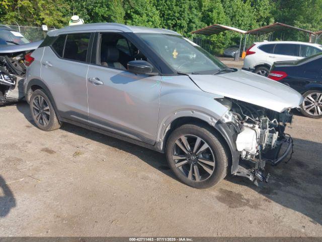 Salvage Nissan Kicks