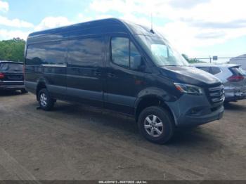  Salvage Mercedes-Benz Sprinter 2500