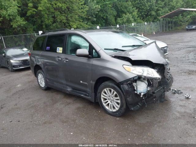  Salvage Toyota Sienna