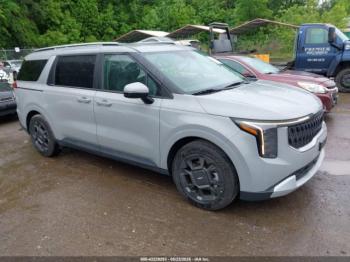  Salvage Kia Carnival