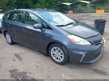 Salvage Toyota Prius v