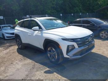  Salvage Hyundai TUCSON