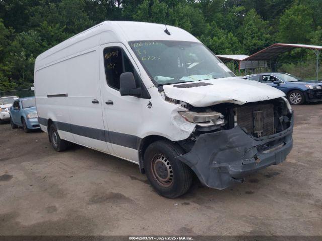  Salvage Mercedes-Benz Sprinter 2500