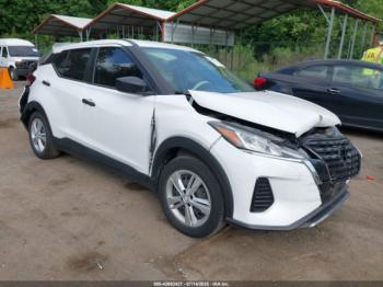 Salvage Nissan Kicks